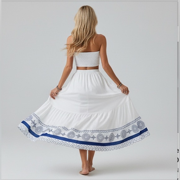 Boho 2-Piece Set - Smocked Tube Top & Tiered Maxi Skirt White/Blue - Picture 3 of 9